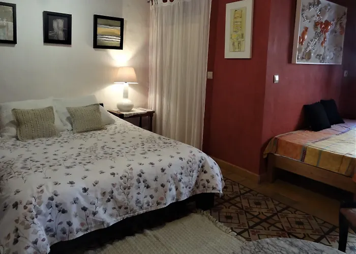 La Solana, Y Alfareria 게스트하우스